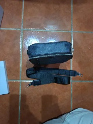 bolso grande de hombre de guess sin estrenar