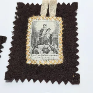 Vecchio scapolare della Vergine del Carmelo