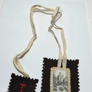 Vecchio scapolare della Vergine del Carmelo