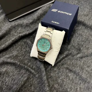 Reloj Casio Edifice Plateado y Turquesa
