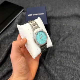 Reloj Casio Edifice Plateado y Turquesa