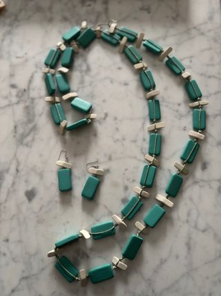 Collar y pendientes artesanales