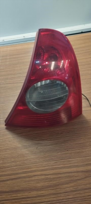 Piloto trasero derecho Renault Clio II Fur