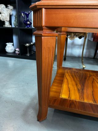 Pareja de Mesas Auxiliares de Lujo - Madera Noble