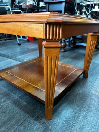 Pareja de Mesas Auxiliares de Lujo - Madera Noble