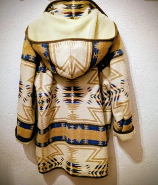 Abrigo étnico EL CORTE INGLES con capucha