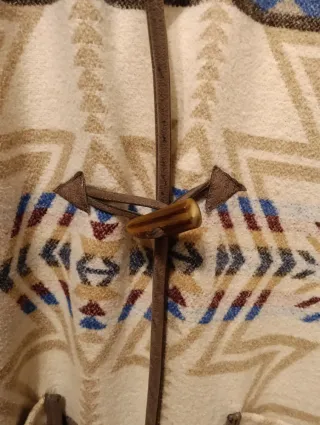 Abrigo étnico EL CORTE INGLES con capucha