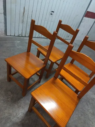 Sillas de madera de pino (4 unidades)
