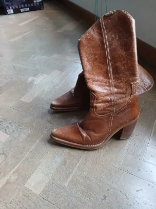 Botas camperas de cuero marrón