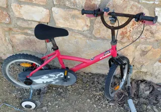 Bicicleta infantil B'TWIN roja