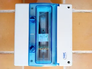 Inversor Huawei y caja de transferencia