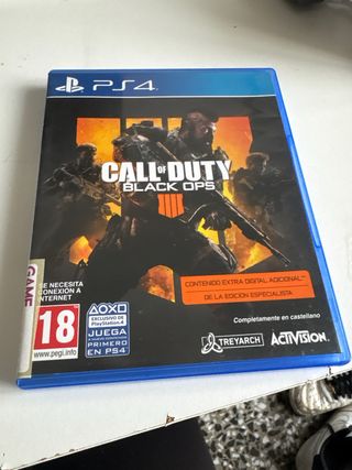 PS4 Negra con 2 Mandos y 2 Juegos