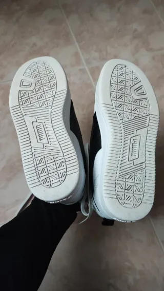 Scarpe Puma alte bianche e nere taglia 37