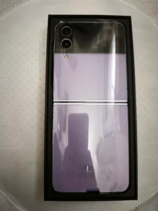 Samsung Galaxy Z Flip 4