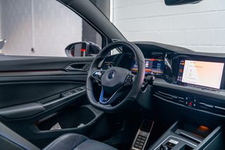 Volkswagen Golf 8R *Akrapovic*