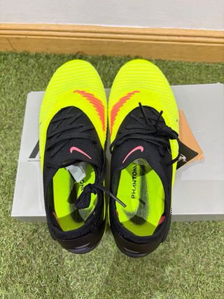 Botas de fútbol Nike Phantom Negras y Amarillas