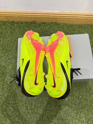Botas de fútbol Nike Phantom Negras y Amarillas
