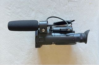 CAMARA DE VIDEO JVC GY-HM100U