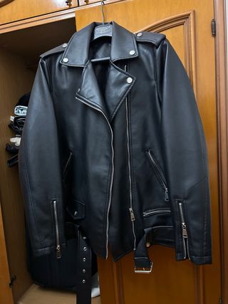 Chiodo nero in ecopelle