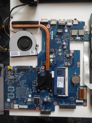 HP 255 G3 Repuestos: WLAN y Altavoces