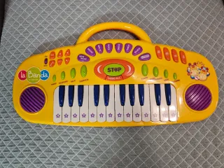 Piano infantil niños con micrófono Juguettos