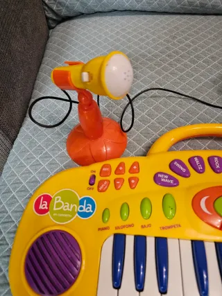 Piano infantil niños con micrófono Juguettos