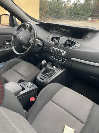 Coche familiar, económico y  amplio