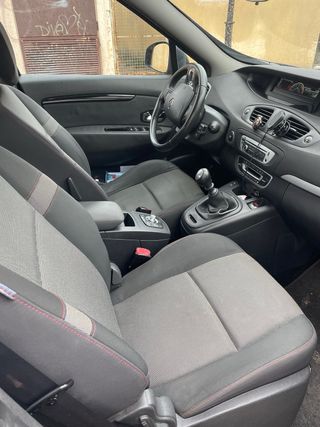 Coche familiar, económico y  amplio