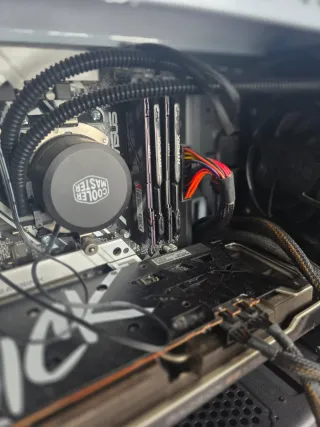 Potente Torre Gamer RX 6750 12GB video