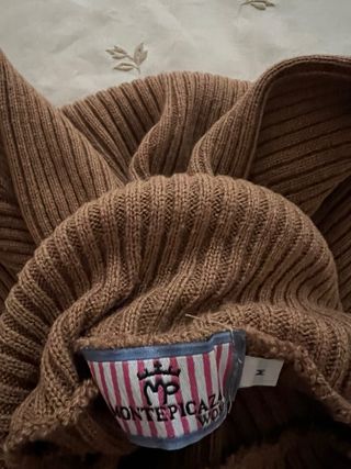 Jersey Montepicaza cuello alto camel