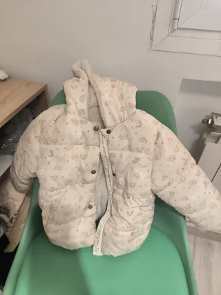 Abrigo niña estampado arcoíris