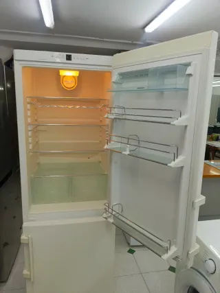 Nevera marca Liebherr 180/60cm con garantia