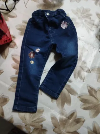 Jeans bimba con fiori