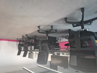 Mesas de oficina abiertas