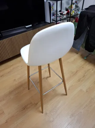 Isla de cocina moderna 183cm y 3 sillas altas.