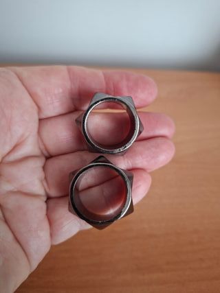 Conjunto anillos rockeros color titanio