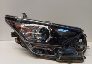 452434 90070909 faro derecho toyota auris hybrid