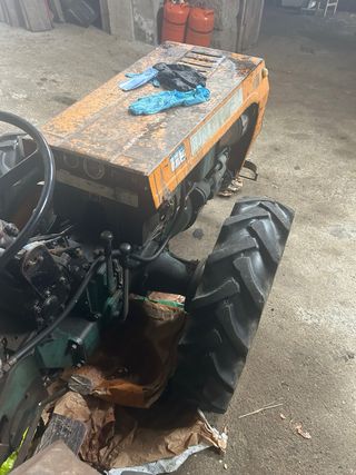 Tractor BJR 1982 - Funciona