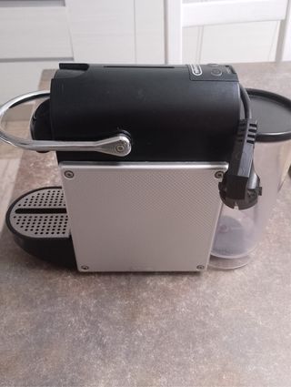 Macchina da caffè Nespresso DeLonghi nera