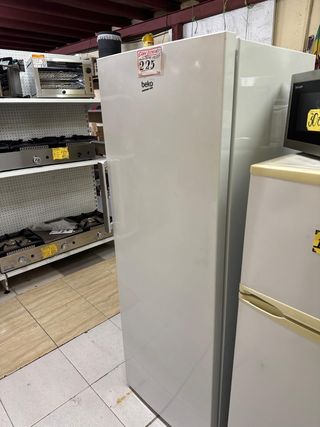 Nevera Beko Blanca Vertical