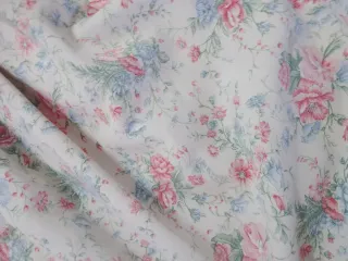 Falda regional cuatro metros