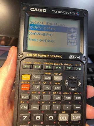 Calculadora Gráfica Casio CFX-9850GB PLUS