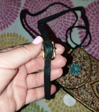 Bolso bandolera bordado y con pedrería