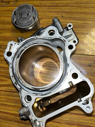 Cilindro y pistón Honda SH300