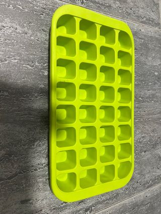 Cubiteras de silicona verde