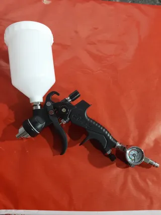 LOTE COMPRESOR DE AIRE, MANGUERA Y PISTOLA PINTAR