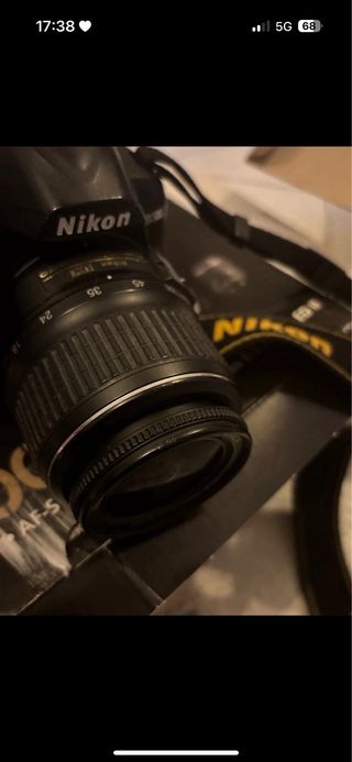Nikon D3000 Kit 18-55mm