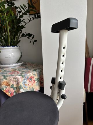 Taburete regulable planchado