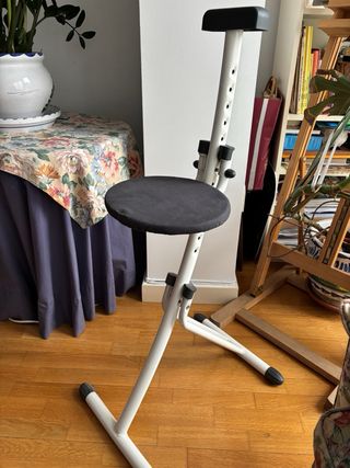 Taburete regulable planchado
