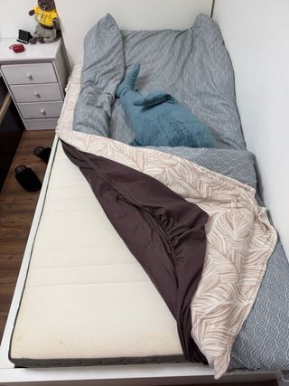 Cama individual con cajones y colchón